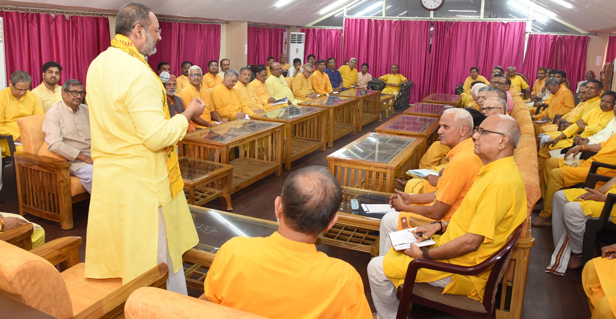 पूरी मानवता के लिए नवचेतना का सूर्योदय : डॉ. चिन्मय पण्ड्या,शांतिकुंज की टीम भारत सहित 25 देशों में चलाएगी सघन जनसंपर्क अभियान