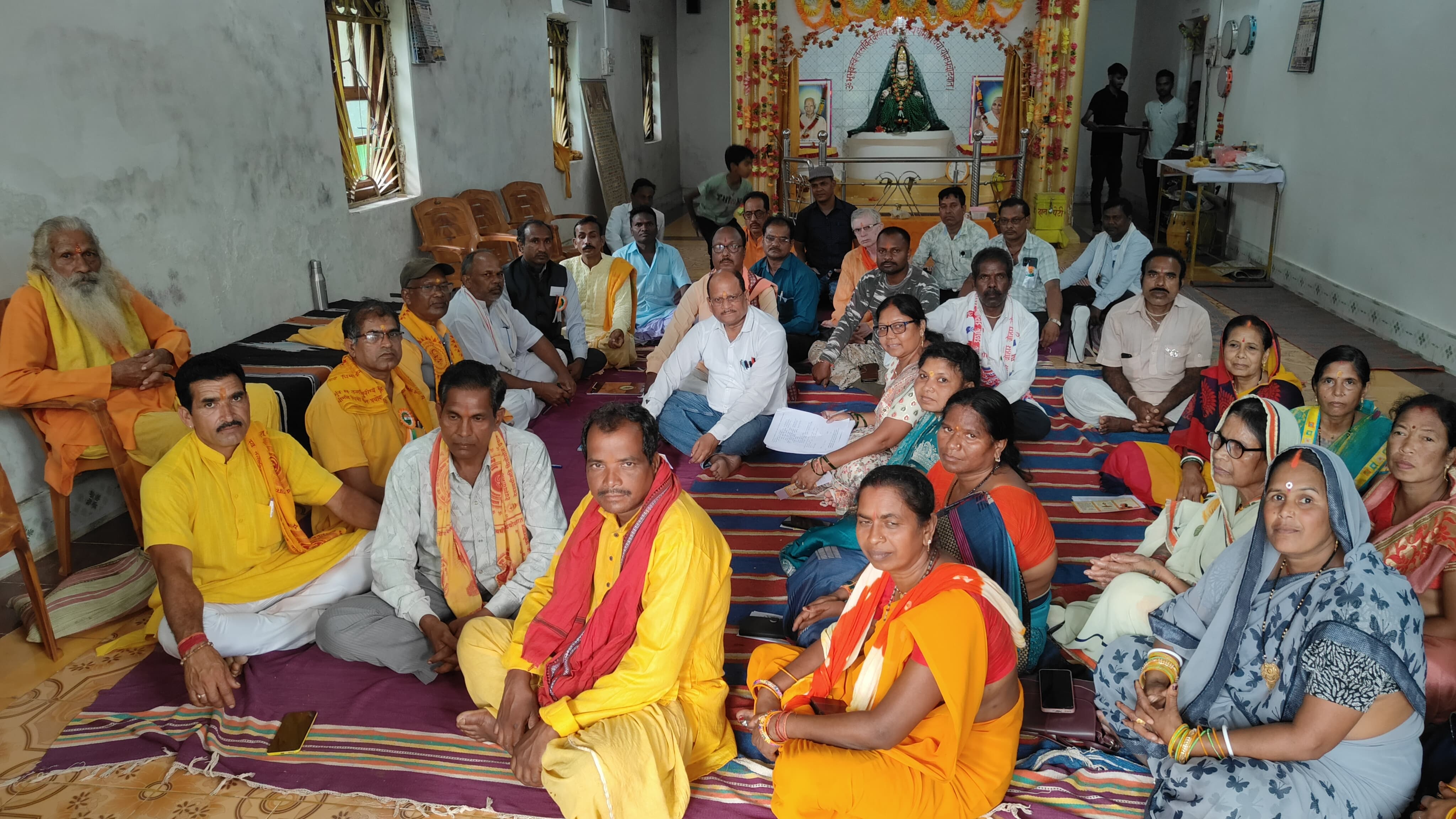 गायत्री परिवार जिला ट्रस्ट द्वारा गायत्री प्रज्ञापीठ बगीचा में मंदिर प्रबंधन समिति का पुनर्गठन।