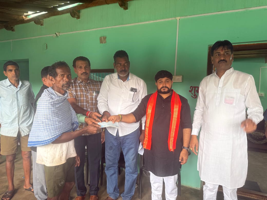 मुख्यमंत्री विष्णुदेव साय के संवेदनशील नेतृत्व में,गणेश विसर्जन हादसे के पीड़ितों को मिली त्वरित राहत राशि, 32 लाख की सहायता राशि वितरित।