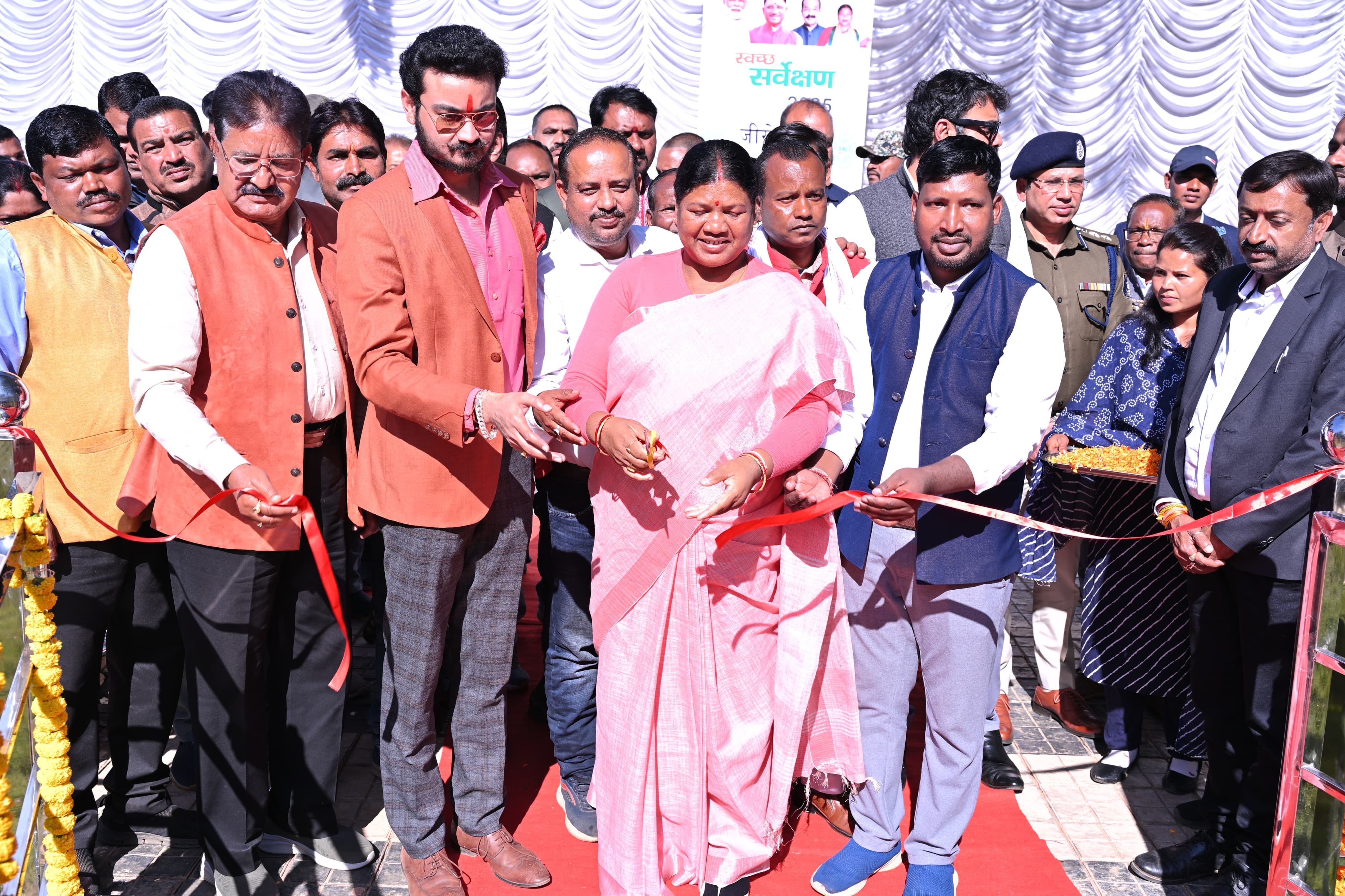 मुख्यमंत्री विष्णुदेव साय ने प्रदेश के 115 नगरीय निकायों में अटल परिसरों का किया लोकार्पण।