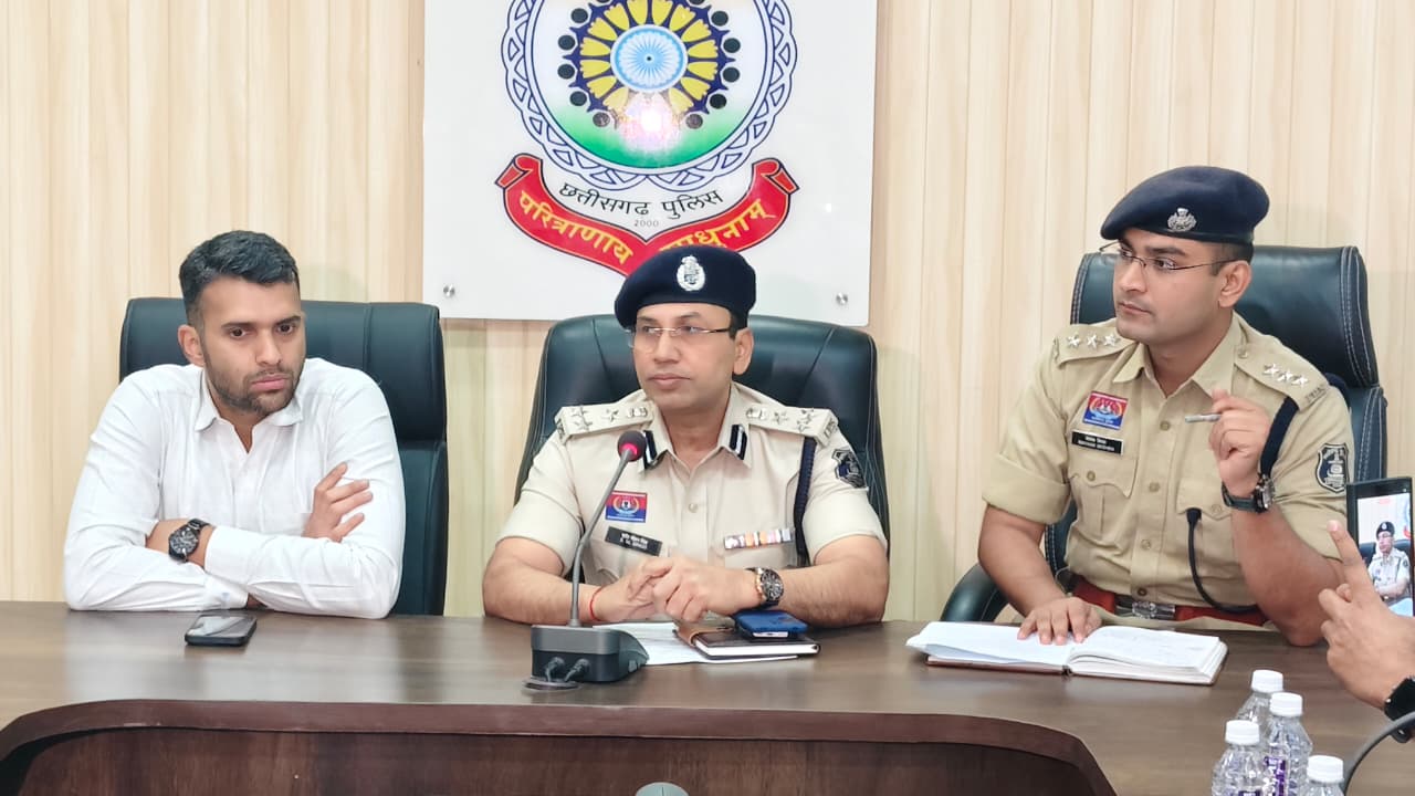 ब्रेकिंग पत्रवार्ता : रायगढ़ में 72 घंटे के भीतर अफीम की खेती पर ताबड़तोड़ कार्रवाई, कई जगह भंडाफोड़।