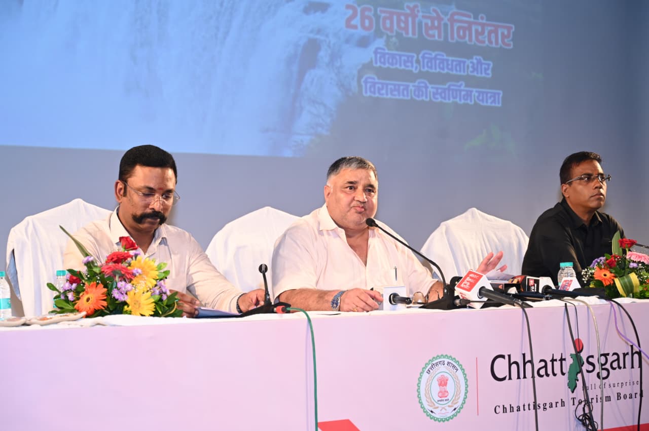 मंत्री राजेश अग्रवाल ने गिनाईं उपलब्धियां, 2028 तक नई पर्यटन पहचान का लक्ष्य छत्तीसगढ़ को पर्यटन के वैश्विक नक्शे पर लाने की तैयारी।