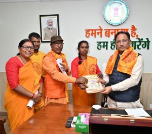 मुख्यमंत्री विष्णु देव साय से अखिल विश्व गायत्री परिवार के सदस्यों ने सौजन्य मुलाकात की